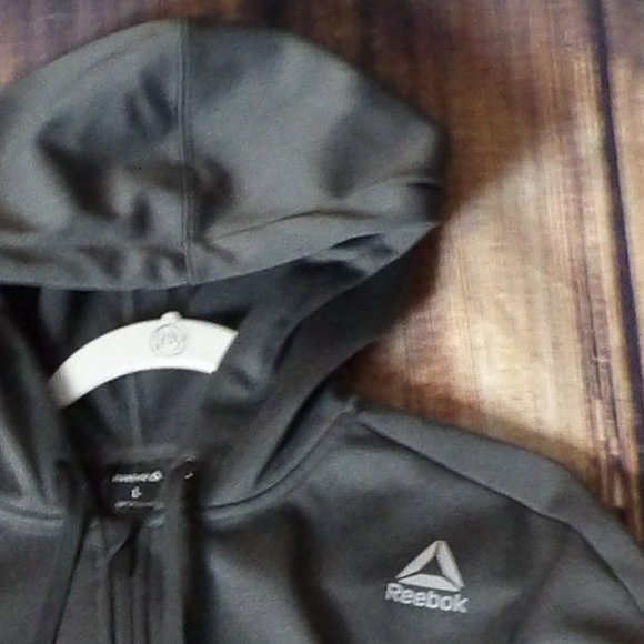 Gray Reebok Sweatshirt - Picture 3 of 9